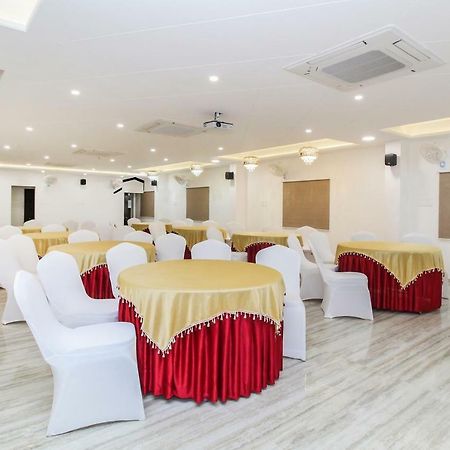 Capital O 40833 Maharaja Hotel & Restaurant Kashipur ภายนอก รูปภาพ