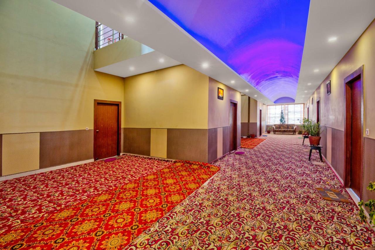Capital O 40833 Maharaja Hotel & Restaurant Kashipur ภายนอก รูปภาพ