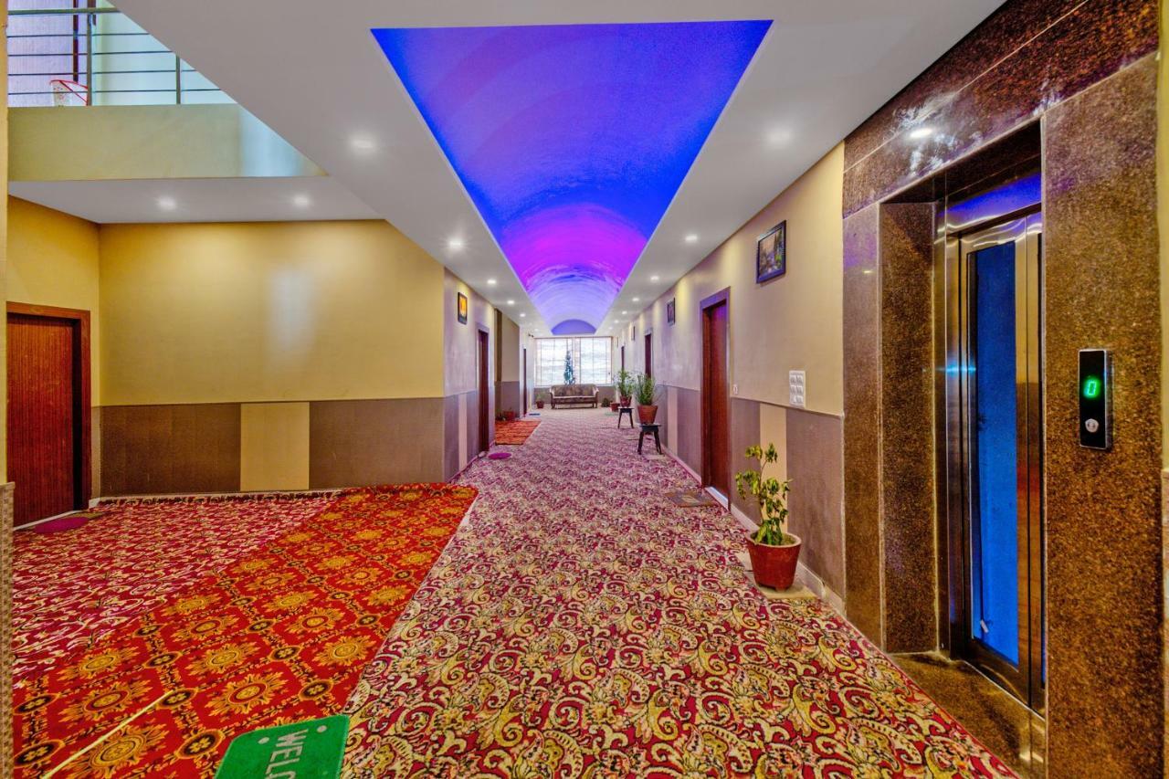 Capital O 40833 Maharaja Hotel & Restaurant Kashipur ภายนอก รูปภาพ