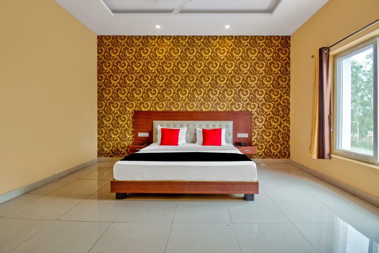 Capital O 40833 Maharaja Hotel & Restaurant Kashipur ภายนอก รูปภาพ