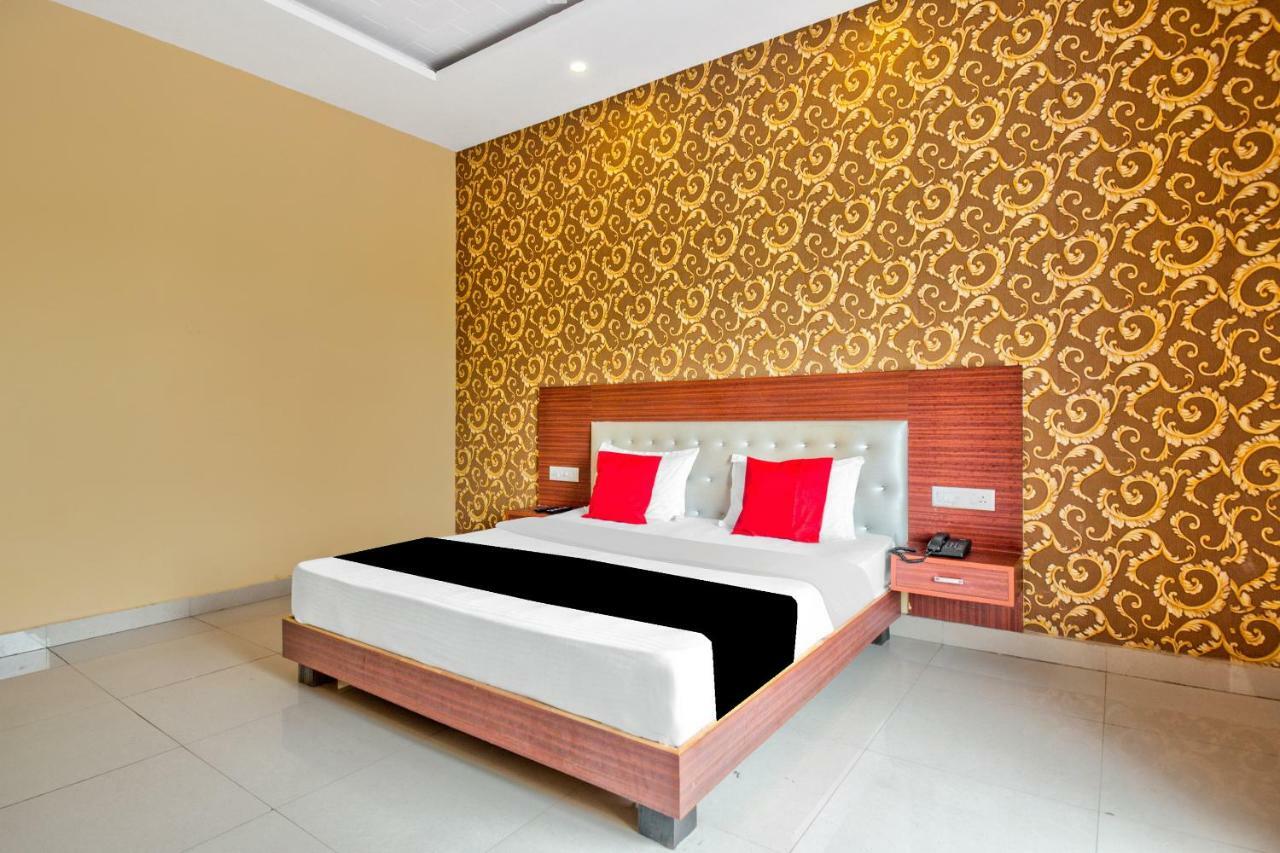 Capital O 40833 Maharaja Hotel & Restaurant Kashipur ภายนอก รูปภาพ