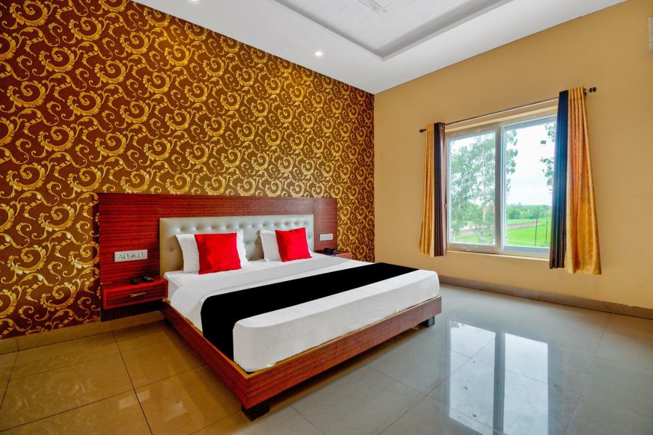 Capital O 40833 Maharaja Hotel & Restaurant Kashipur ภายนอก รูปภาพ