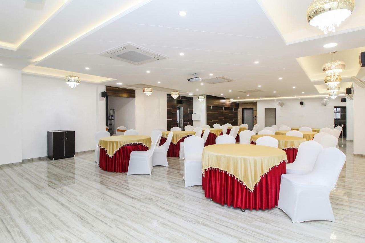 Capital O 40833 Maharaja Hotel & Restaurant Kashipur ภายนอก รูปภาพ