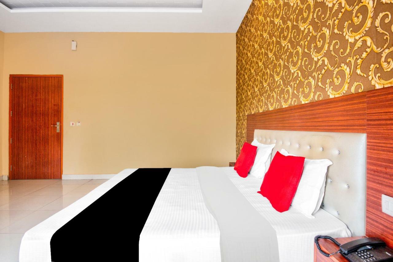 Capital O 40833 Maharaja Hotel & Restaurant Kashipur ภายนอก รูปภาพ