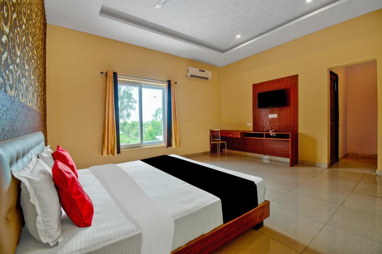 Capital O 40833 Maharaja Hotel & Restaurant Kashipur ภายนอก รูปภาพ