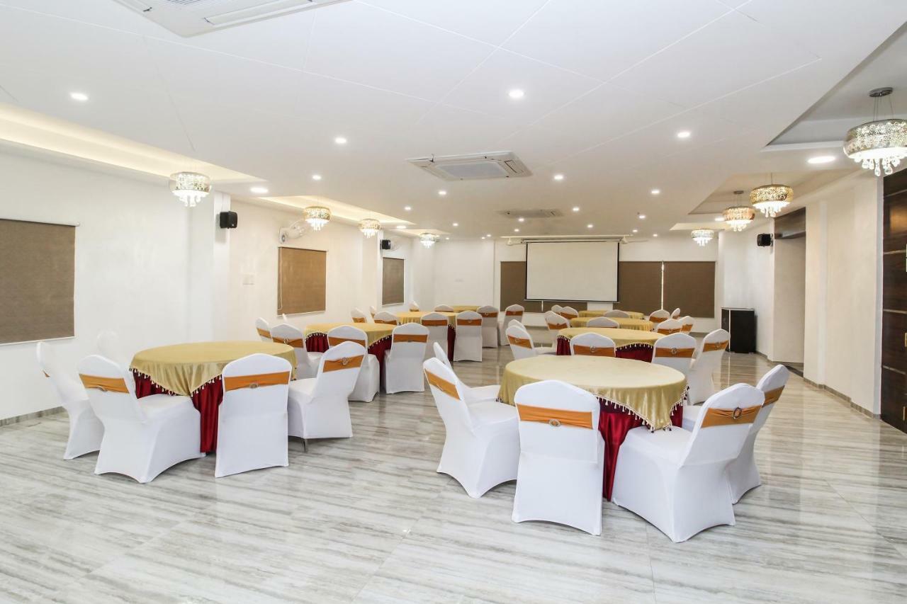 Capital O 40833 Maharaja Hotel & Restaurant Kashipur ภายนอก รูปภาพ