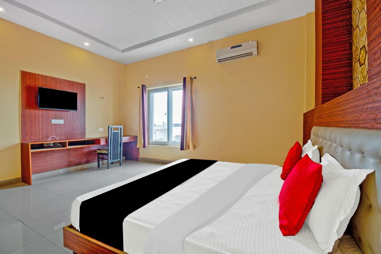 Capital O 40833 Maharaja Hotel & Restaurant Kashipur ภายนอก รูปภาพ