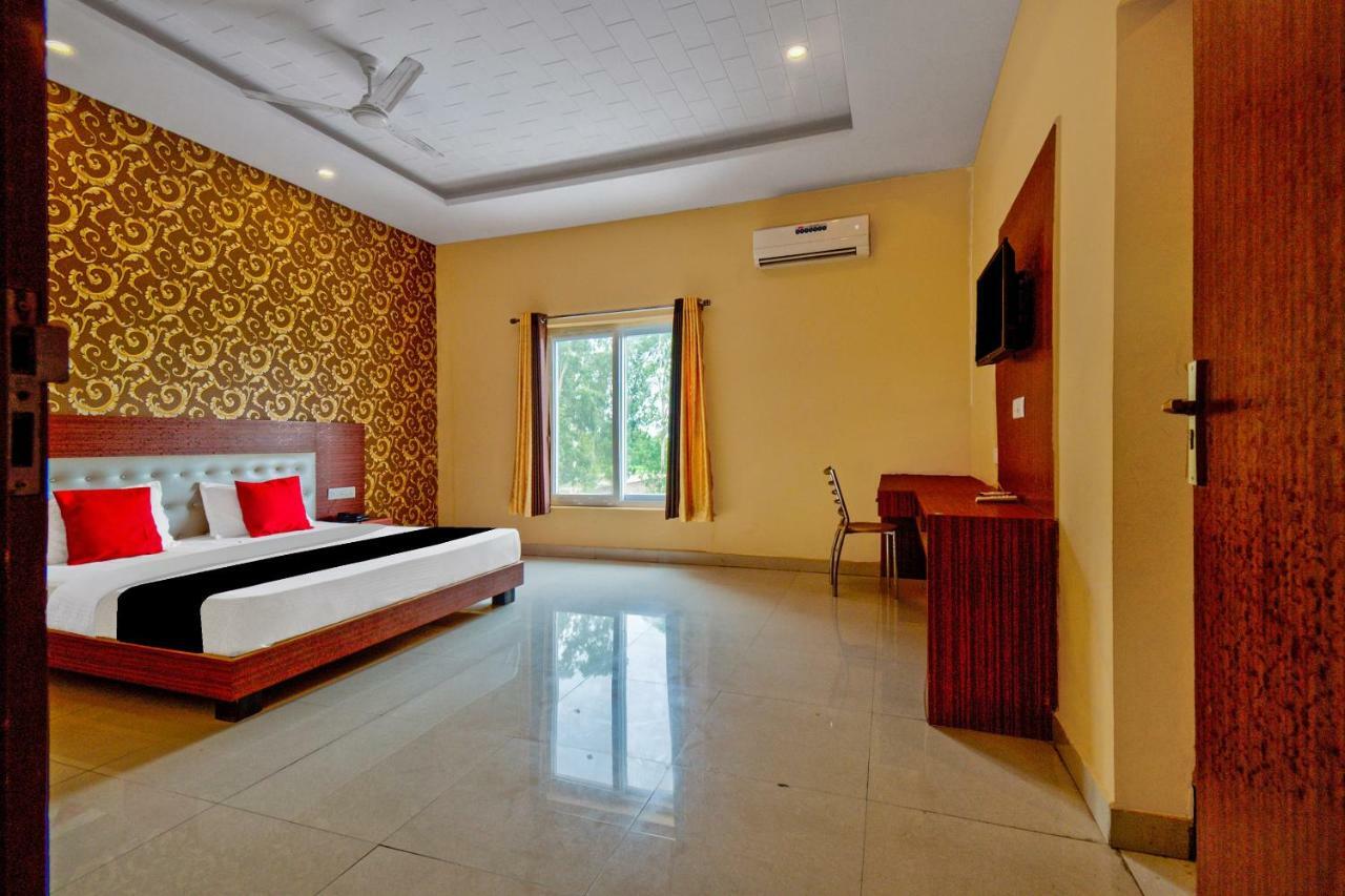 Capital O 40833 Maharaja Hotel & Restaurant Kashipur ภายนอก รูปภาพ