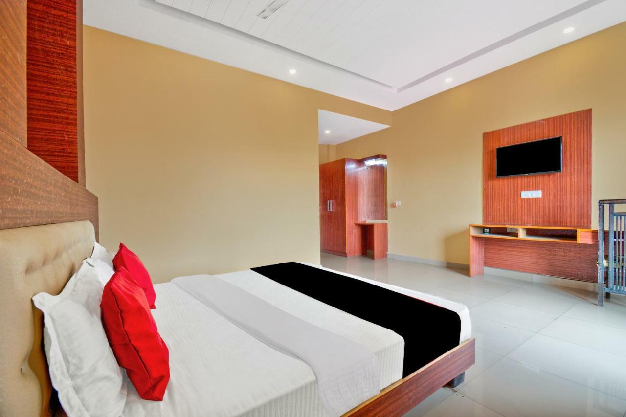 Capital O 40833 Maharaja Hotel & Restaurant Kashipur ภายนอก รูปภาพ